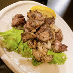 居酒屋・焼き鳥 ぢどりや - ガーリックとモモ？のカゴ焼き