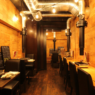 Easy to access along the main street! A stylish Yakiniku (Grilled meat) restaurant that looks like Dining Bar
