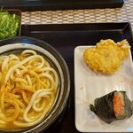 香の川製麺 - カレーうどん鳥天明太子おにぎり870円