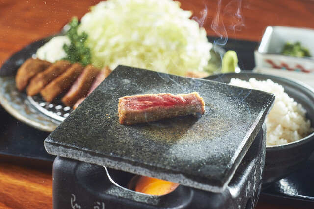 Gyukatsu Motomura Nanba Midosuji Ten - Osaka Namba/Beef cutlet | Tabelog