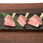 Yakiniku Mampuku - 国産黒毛和牛 上カルビ食べくらべ3種盛り（カイノミ、ササバラ、タテバラ）2,000円