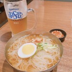 焼肉の和民 - パーフェクトサントリービール(中ジョッキ)/盛岡冷麺/キムチ