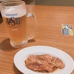 焼肉の和民 - パーフェクトサントリービール(中ジョッキ)/じゅーしーカルビ(50g)