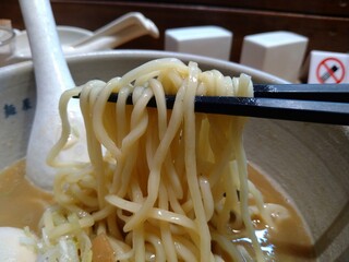 麺屋吉左右 - モチモチの自家製中太麺