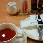 robi-raunjidhuetto - まずは紅茶とプレート類が