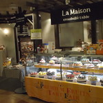 La Maison ensoleille table - La Maison アンソレイユターブル札幌ステラプレイス店
