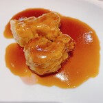 天満天神飯店 - 黒酢の酢豚　蒸しパンもあり