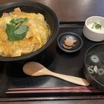 秋田比内地鶏生産責任者の店　本家あべや - 親子丼