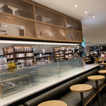 TSUTAYA BOOKSTORE SHARE LOUNGE - 