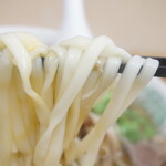 赤丸 - 赤丸牛肉麺(白麺)・麺UP