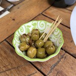 La Poterne - お通しはオリーブ♪