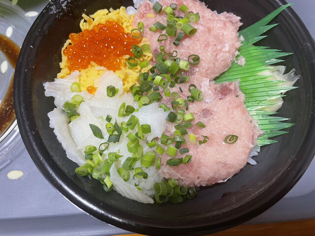 魚丼 国分町店 （UODON） - 勾当台公園/海鮮丼 | 食べログ