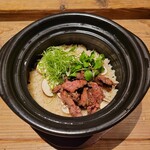 かまど焼 NIKUYOROZU - オリーブ牛と六甲シャンピニオンの土鍋ご飯