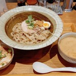 麺屋 護城 - つけ麺、若鶏のチャーシュー飯