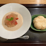 日本料理 太月 - 少な目コース２３１００円。苺ババロア、桜アイス最中。デザートも手抜きなし（╹◡╹）