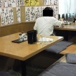 浮かれ海老 - 201307　浮かれ海老　店内⇒カウンターの後ろにある小上り