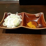 長男、ほそのたかし - トッピング　ネギ、カレーパウダー、梅カツオ