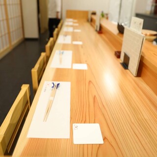 6席のカウンター