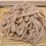 手打ちそば さくら - 奈川極太縮れ麺 アップ