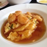 花梨 - サービスランチの海老と玉子のあんかけ