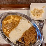 風月食堂 尾和 - ナスカレー&麻婆豆腐の合いがけ950円大盛無料