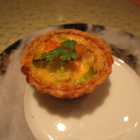 鉄板焼 しろや 銀座亭 - 前菜（キッシュ）のアップ