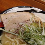 俺の中華たなか家 - 重たく☆柔らかぁ♥️なのでリフト⤴出来ないチャーシュー❗とても旨し(*^_^*)v