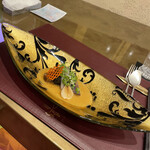 トゥ・ラ・ジョア イズム - 