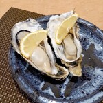 かきと旬菜雅叙園 - 蒸し牡蠣 1個320円