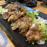 魚撃 - 鶏の唐揚げの甘辛ソース