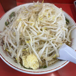 赤ひげラーメン - ニンニク、野菜増し、¥850(麺300g)