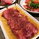 赤身肉専門 焼肉とステーキのはざま - 