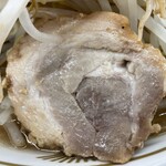 ラーメン もっけだの - 『ラーメンニンニク野菜マシマシ+ネギ』の豚