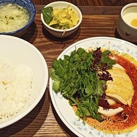 中華旬彩 森本 - 四川式よだれ鶏セット。パクチーはネギにも替えれます