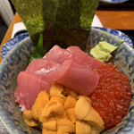 海鮮丼専門店 木津 魚市食堂 - 厚めに切られたマグロ
とろけます♡