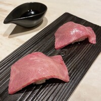 完全個室 牛の達人 private 新宿本店 - 肉寿司