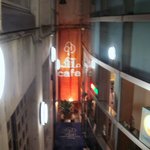 ful.cafe - お店は地下なので、こんな感じのユルイ階段を下りていきます。