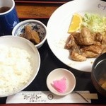 まぐろ生姜焼き定食￥500