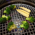 小僧苑 - ナムルだけどブロッコリーとヤングコーンは、ちょっと焼いて食べます