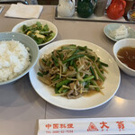 大翁 - 豚肉とニンニクの芽炒め定食。