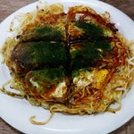 Okonomiyaki Mitchan Sohonten - お好み焼 カキ入りそば肉玉子