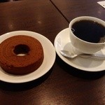 関町珈琲店 - 世界水ブレンドとコーヒーバウムクーヘン