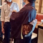 マリニ 南インド＆フュージョン - 妹シェフのディビヤさんと常連参加者さん。写真許可済み。