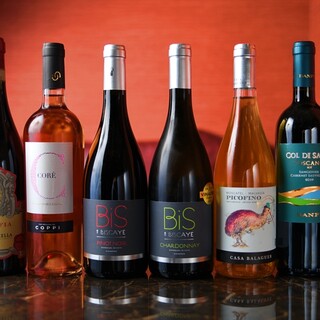 Feel free to enjoy 8 to 10 types of carefully selected Italian wines by the glass◎
