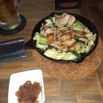 イエノミ ナニワ 301 - 豚バラ炒めとゆず味噌