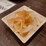 居食屋サンジ - 新玉葱酢醤油漬け