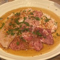 炭火焼肉ホルモン うしごろ 中目黒店 - 