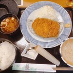 とんかつ 味奈味 - ロースカツ定食(中)