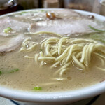 ふくちゃんラーメン 田隈本店 - 麺はこんな感じ〜