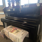 手打ち蕎麦 げん - ピアノ（演奏会とかするのかな？）
